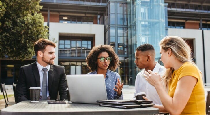 What are lean six sigma consultants?